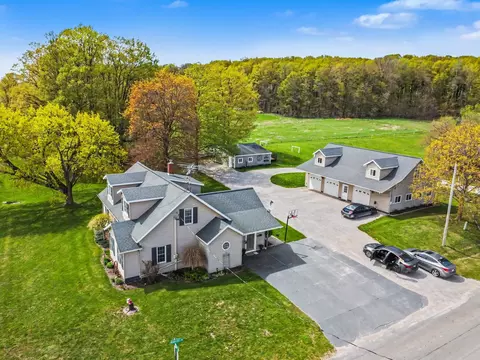 View/Area - 6987 E Beaverton Rd, Clare, MI 48617 photo 3 of 9