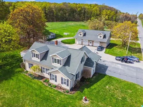 6987 E Beaverton Rd, Clare, MI 48617