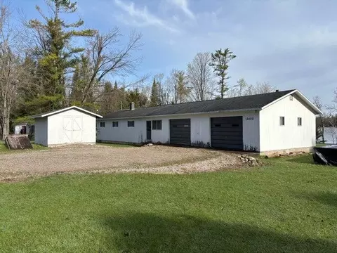 13428 W Shore Dr, Millersburg, MI 49759