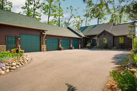 1595 Lake Club Dr #WEST, Gaylord, MI 49735