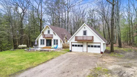 48 Sturgeon Bay Rd, Indian River, MI 49749