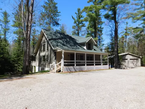 3935 Tara Ln, Grayling, MI 49738