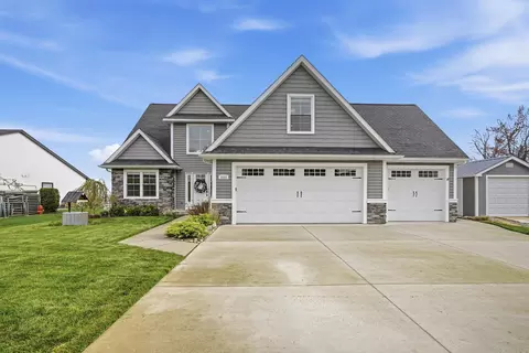 4868 W Houghton Lake Dr, Houghton Lake, MI 48629