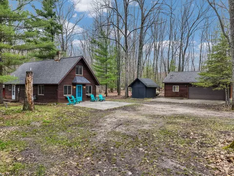 Exterior - 4100 W School Rd, Roscommon, MI 48653 photo 1 of 8