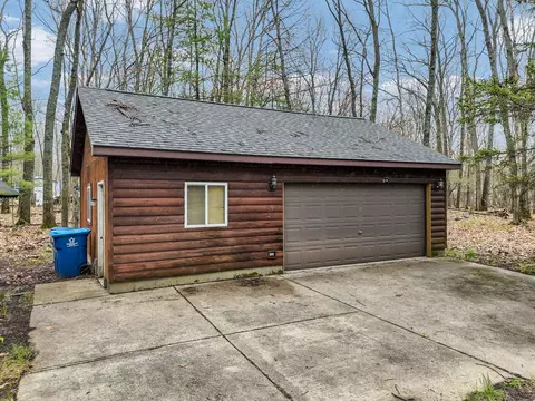 Exterior - 4100 W School Rd, Roscommon, MI 48653 photo 4 of 8