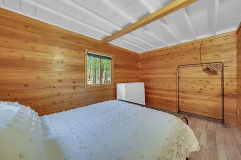 Bedroom - 4100 W School Rd, Roscommon, MI 48653 photo 2 of 4