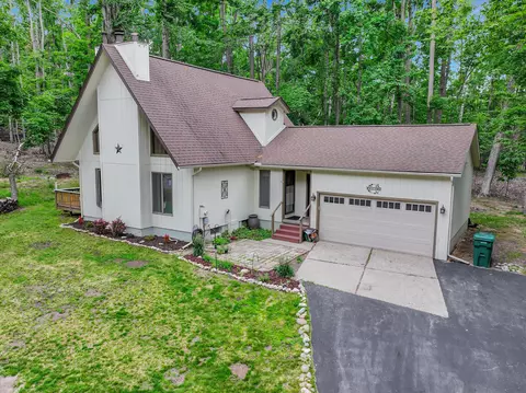 944 Snowmoon Ct, Gaylord, MI 49735