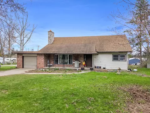 3945 Euclid St, Brutus, MI 49716