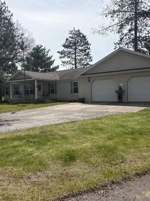10220 Pinewood Rd, Saint Helen, MI 48656