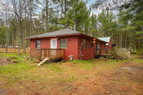 7237 Myrtle St, Frederic, MI 49733
