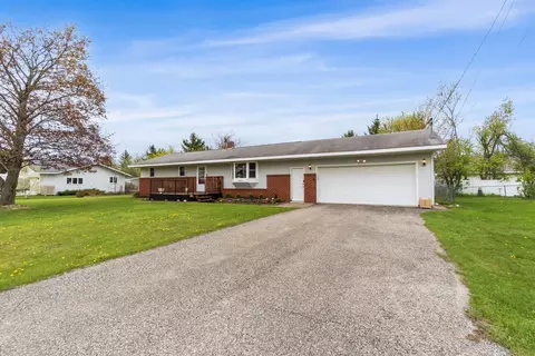 805 West St, Gaylord, MI 49735