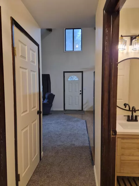 Entry Way - 208 E Loves Dr, Roscommon, MI 48653 photo 5 of 7