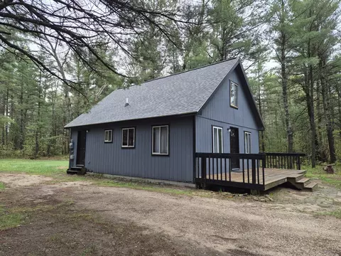 Exterior - 208 E Loves Dr, Roscommon, MI 48653 photo 5 of 10