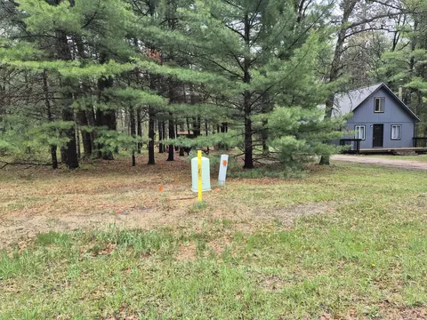Exterior - 208 E Loves Dr, Roscommon, MI 48653 photo 10 of 10