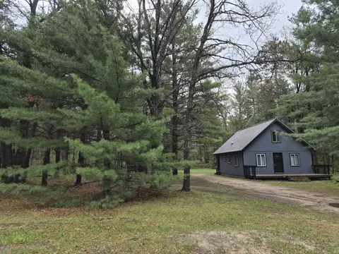 Exterior - 208 E Loves Dr, Roscommon, MI 48653 photo 2 of 10