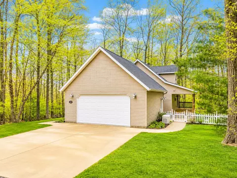 Exterior - 240 Monroe Blvd, Roscommon, MI 48653 photo 8 of 13