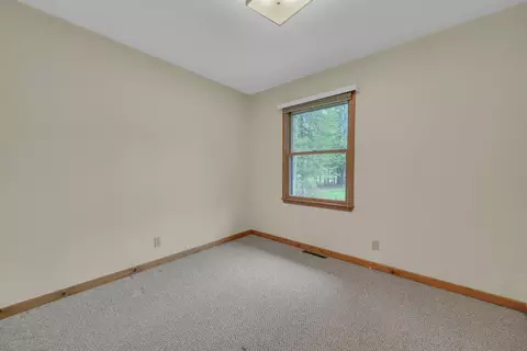 Bedroom - 1758 Dewitt Trl, Roscommon, MI 48653 photo 3 of 4