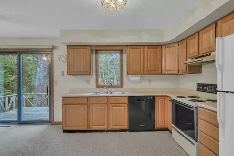 Kitchen - 1758 Dewitt Trl, Roscommon, MI 48653 photo 2 of 2