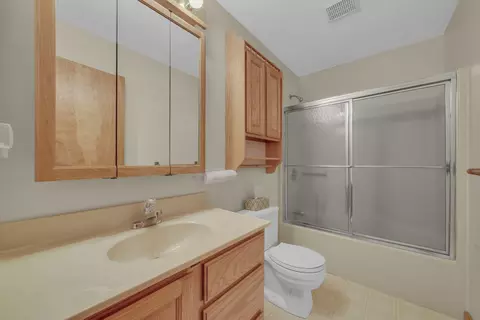 Bath - 1758 Dewitt Trl, Roscommon, MI 48653 photo 1 of 1