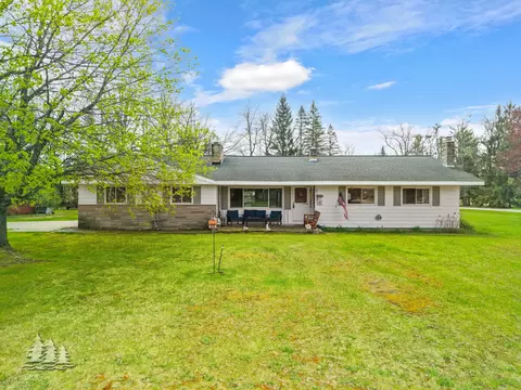 3825 Spruce Dr, Lewiston, MI 49756