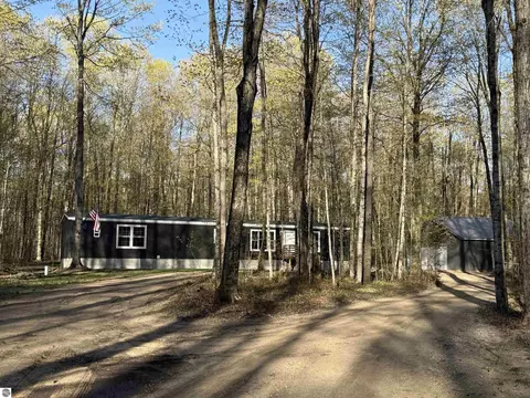9710 S Fawn Ln, Mancelona, MI 49659
