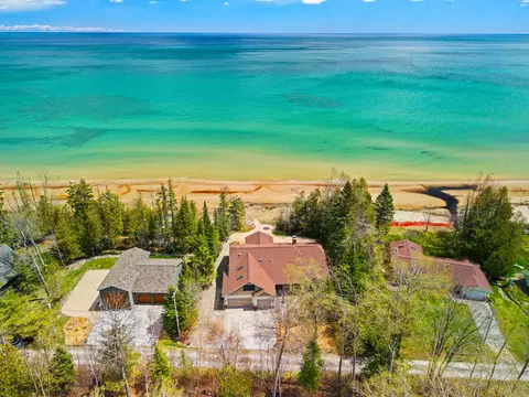 2760 N Old Shore Dr # -1, Harrisville, MI 48740