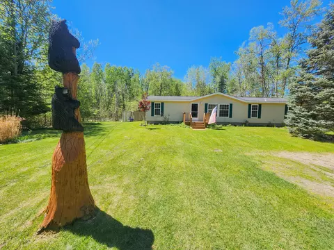 3215 N Townline Rd, Houghton Lake, MI 48629