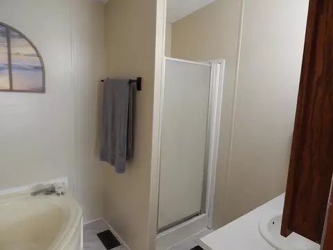 Bath - 2389 W Maplehurst Dr, Roscommon, MI 48653 photo 5 of 7