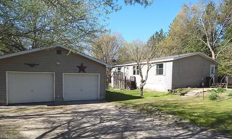 Exterior - 2389 W Maplehurst Dr, Roscommon, MI 48653 photo 2 of 14