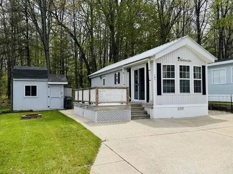 2757 Owens Unit 187 Dr, Houghton Lake, MI 48629