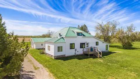 13944 Walker Hwy, Millersburg, MI 49759