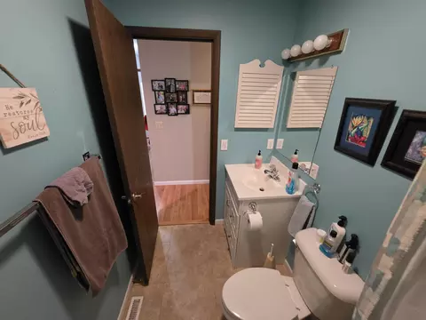 Bath - 1470 Helmer Lake Rd, Fairview, MI 48621 photo 2 of 5