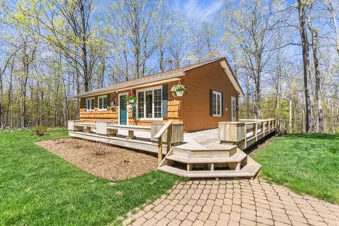 8185 Ridgeview Dr, Cheboygan, MI 49721
