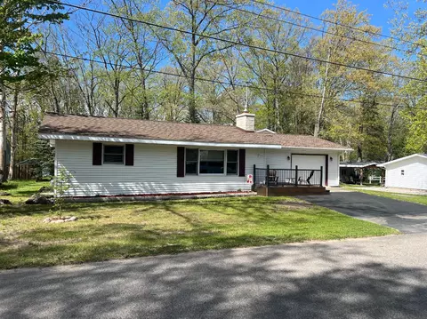 Exterior - 332 Pingree St, Roscommon, MI 48653 photo 2 of 8