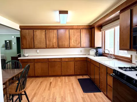 Kitchen - 332 Pingree St, Roscommon, MI 48653 photo 2 of 5