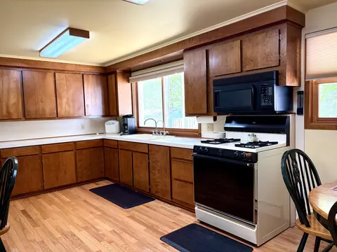 Kitchen - 332 Pingree St, Roscommon, MI 48653 photo 3 of 5