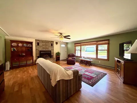 Living - 332 Pingree St, Roscommon, MI 48653 photo 3 of 6