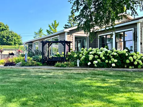 620 S State St, St. Ignace, MI 49781