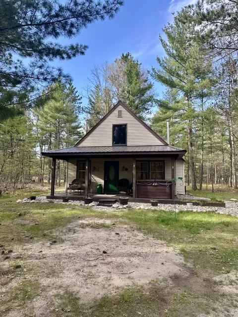 Exterior - 2410 N Manistee River Rd, Grayling, MI 49738 photo 7 of 10