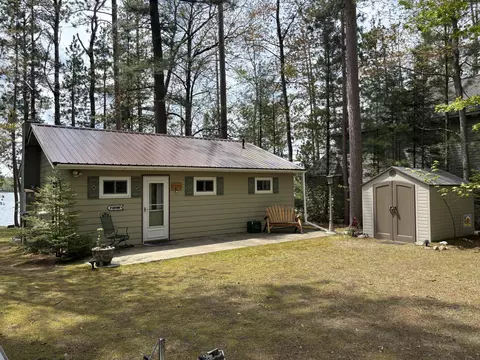 11494 E Shore Dr, Millersburg, MI 49759