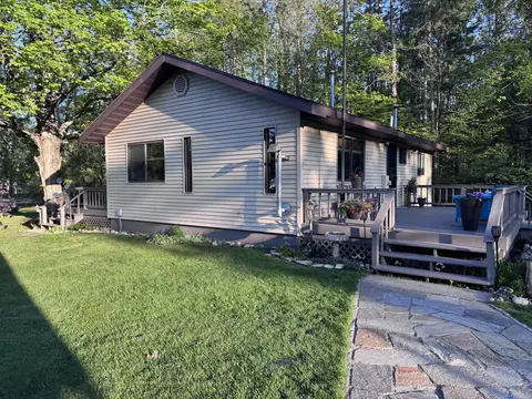 3606 Southview Dr, Johannesburg, MI 49751