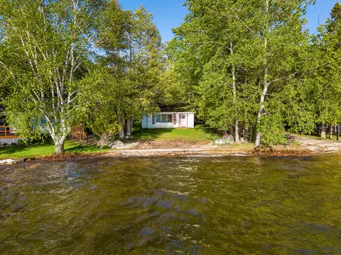 1466 Wahbee Ave, Indian River, MI 49749