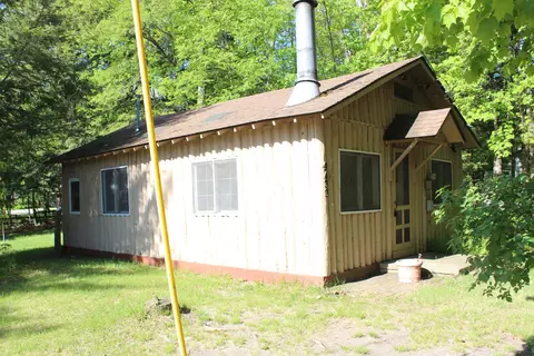 Exterior - 9433 Spinnaker St, Grayling, MI 49738 photo 3 of 4