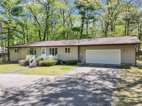 6412 E Higgins Lake Dr, Roscommon, MI 48653
