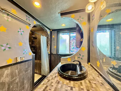 Bath - 998 Loomis St, Cheboygan, MI 49721 photo 2 of 3