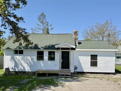 Other - 998 Loomis St, Cheboygan, MI 49721 photo 1 of 9
