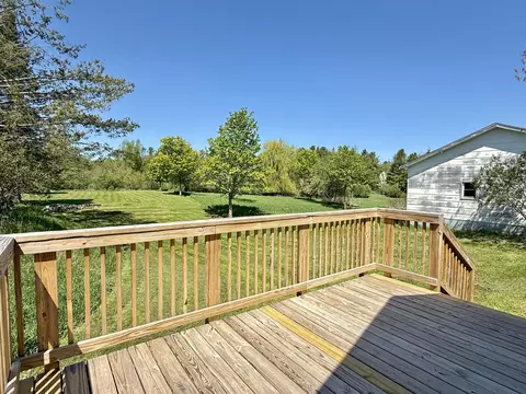Exterior - 998 Loomis St, Cheboygan, MI 49721 photo 7 of 12