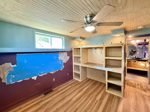 Bedroom - 998 Loomis St, Cheboygan, MI 49721 photo 4 of 7