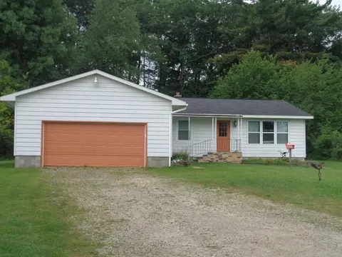5287 W Houghton Lake Dr, Houghton Lake, MI 48629