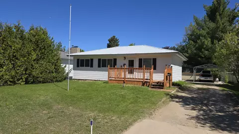 518 W Avenue C, Newberry, MI 49868